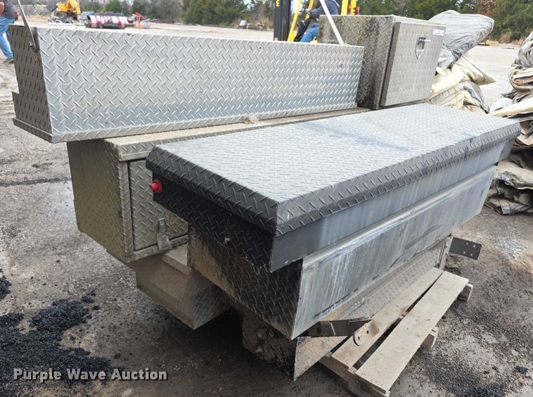 image for item DZ3648 (6) toolboxes