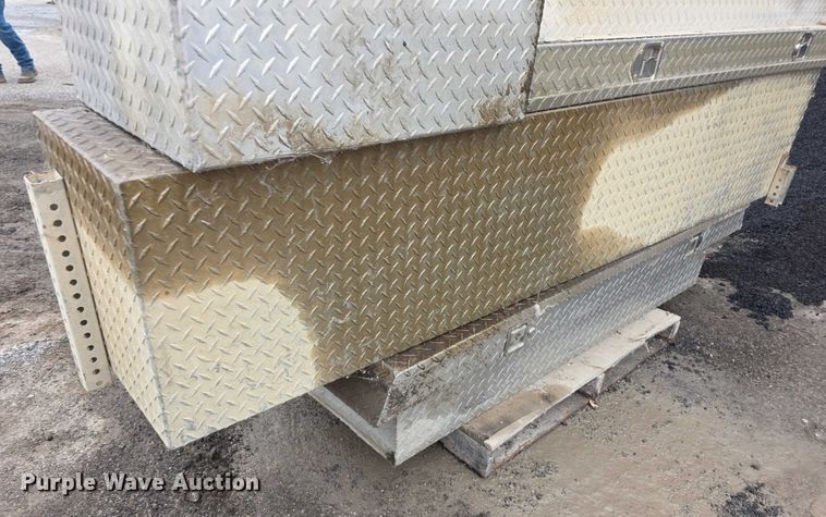 image for item DZ3648 (6) toolboxes