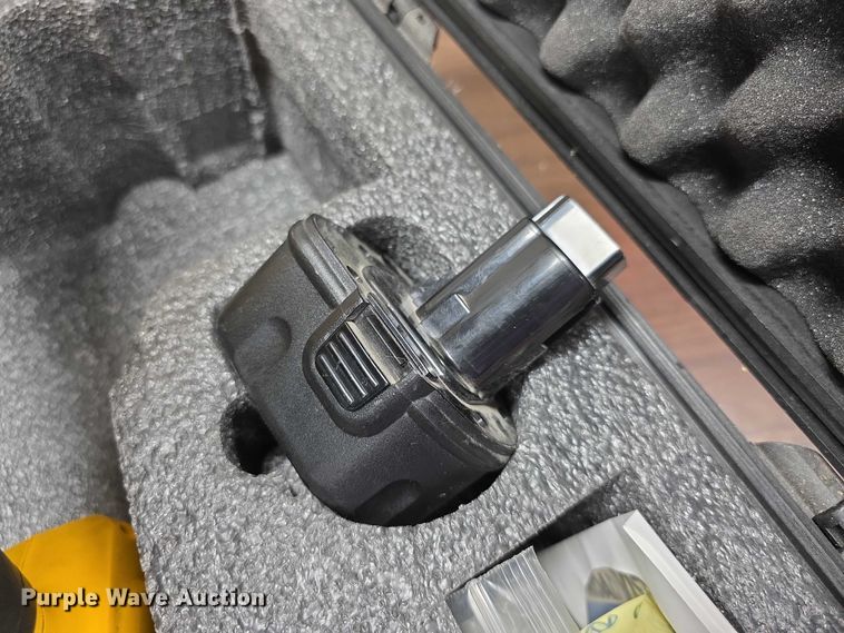 image for item DZ3652 2008 Road Vista 922 sign retroreflectormeter