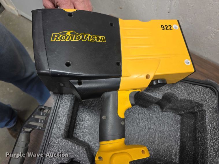 image for item DZ3652 2008 Road Vista 922 sign retroreflectormeter