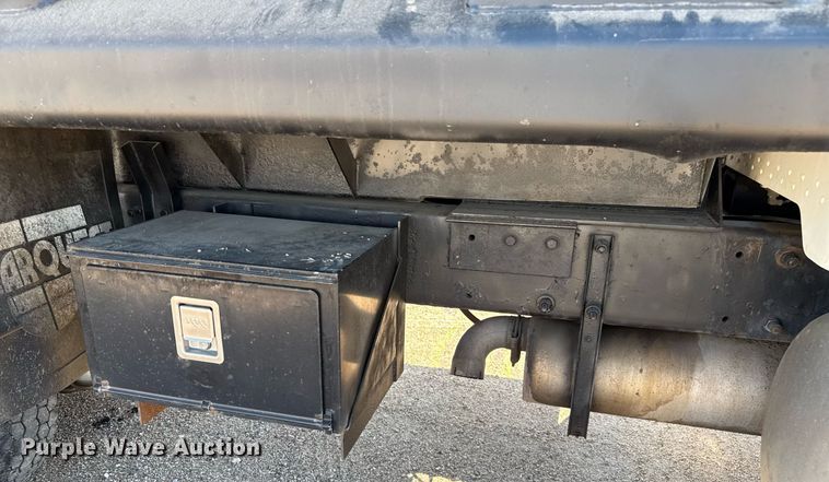 image for item DZ8762 2000 Peterbilt 330 dump truck