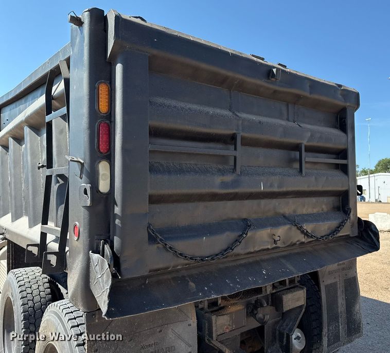 image for item DZ8762 2000 Peterbilt 330 dump truck