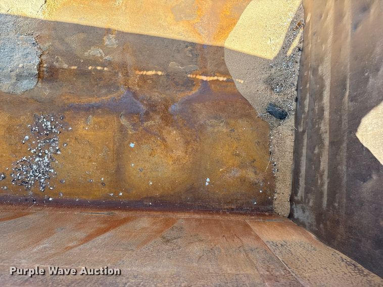 image for item DZ8762 2000 Peterbilt 330 dump truck