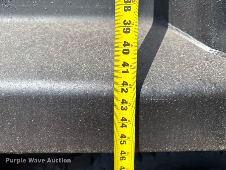 image for item DZ8762 2000 Peterbilt 330 dump truck