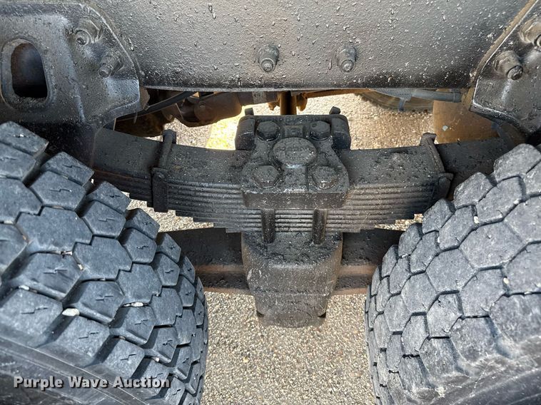 image for item DZ8762 2000 Peterbilt 330 dump truck