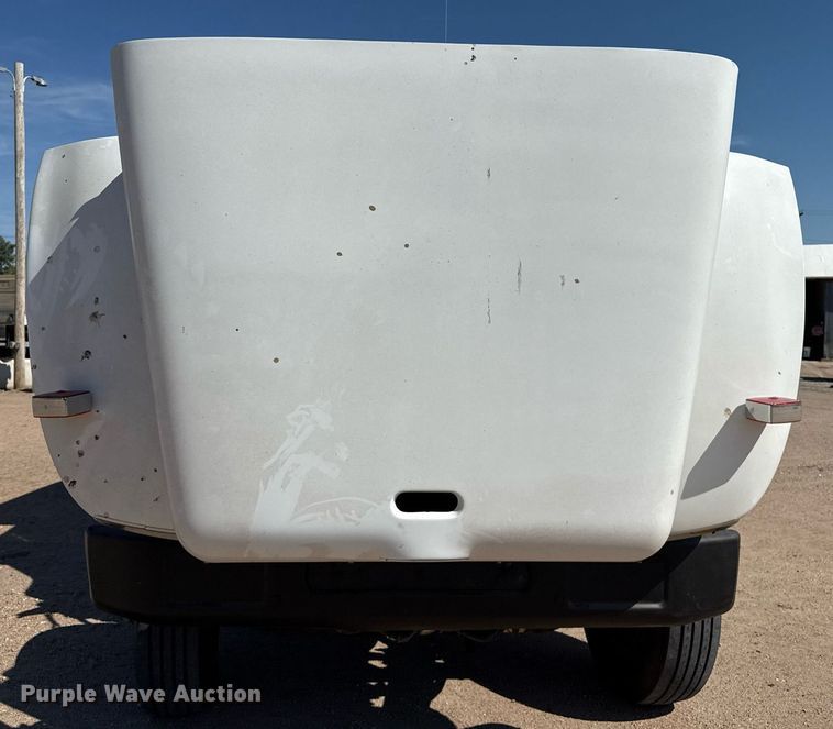 image for item DZ8762 2000 Peterbilt 330 dump truck