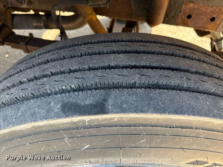 image for item DZ8762 2000 Peterbilt 330 dump truck