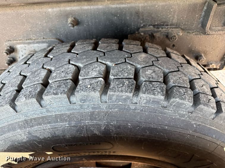 image for item DZ8762 2000 Peterbilt 330 dump truck