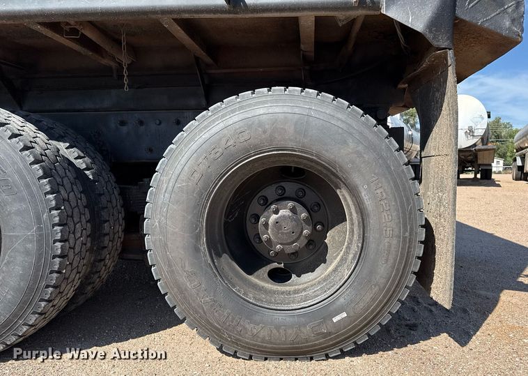 image for item DZ8762 2000 Peterbilt 330 dump truck