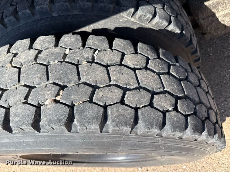 image for item DZ8762 2000 Peterbilt 330 dump truck