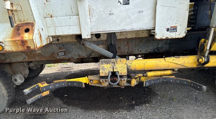 image for item EA1932 2014 Peterbilt 320 refuse truck