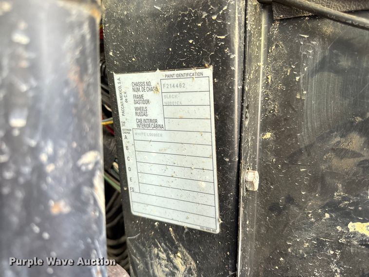 image for item EA1932 2014 Peterbilt 320 refuse truck