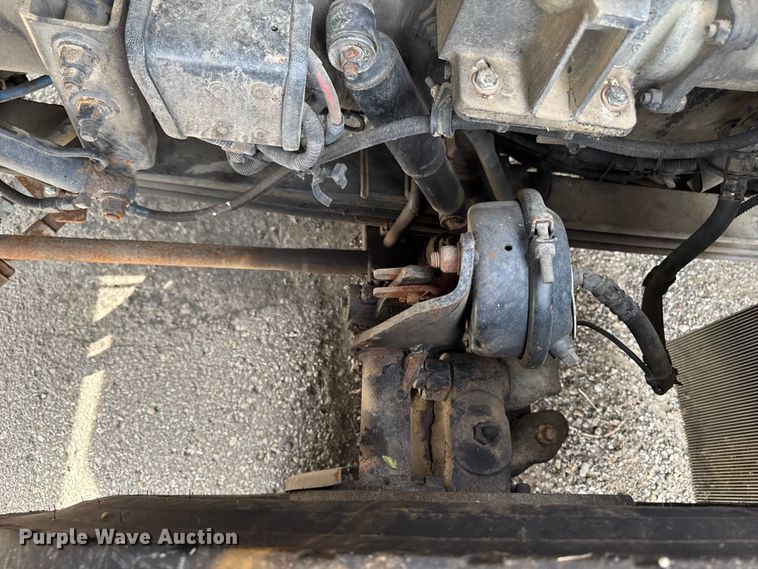 image for item EA1932 2014 Peterbilt 320 refuse truck