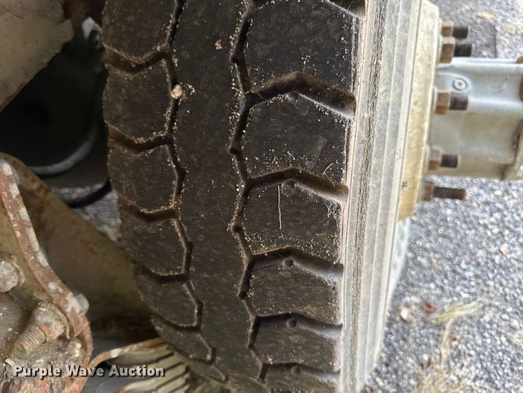 image for item EA1932 2014 Peterbilt 320 refuse truck