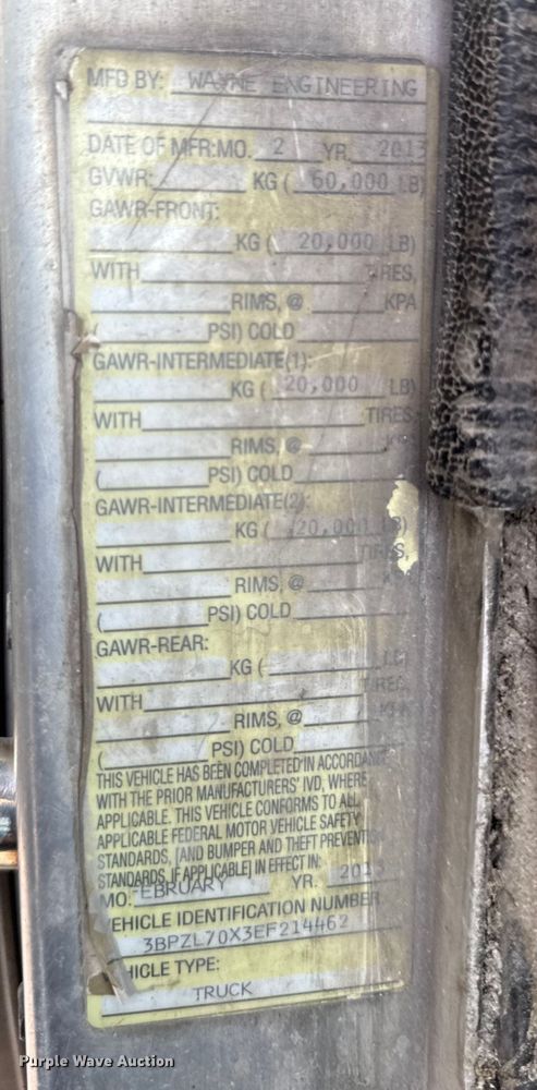 image for item EA1932 2014 Peterbilt 320 refuse truck