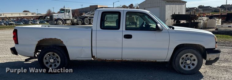 image for item EA2053 2006 Chevrolet Silverado 1500 Ext. Cab pickup truck