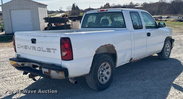image for item EA2053 2006 Chevrolet Silverado 1500 Ext. Cab pickup truck