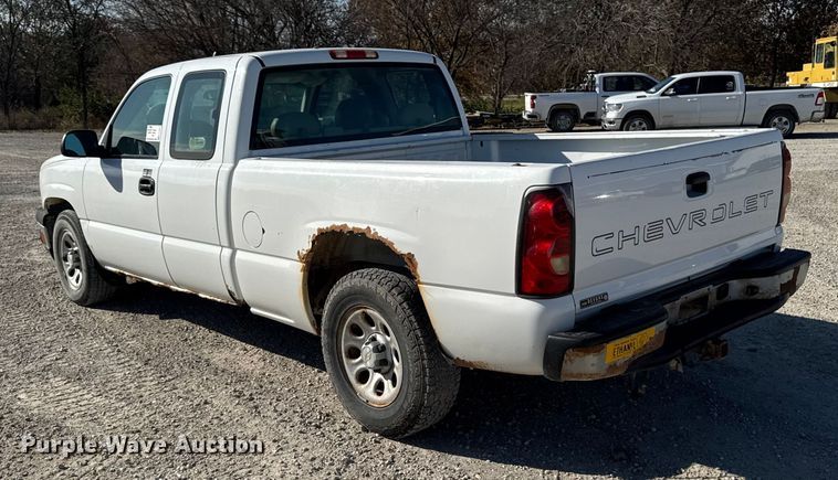 image for item EA2053 2006 Chevrolet Silverado 1500 Ext. Cab pickup truck