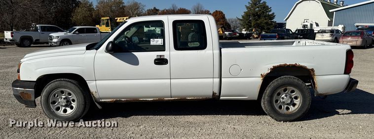 image for item EA2053 2006 Chevrolet Silverado 1500 Ext. Cab pickup truck