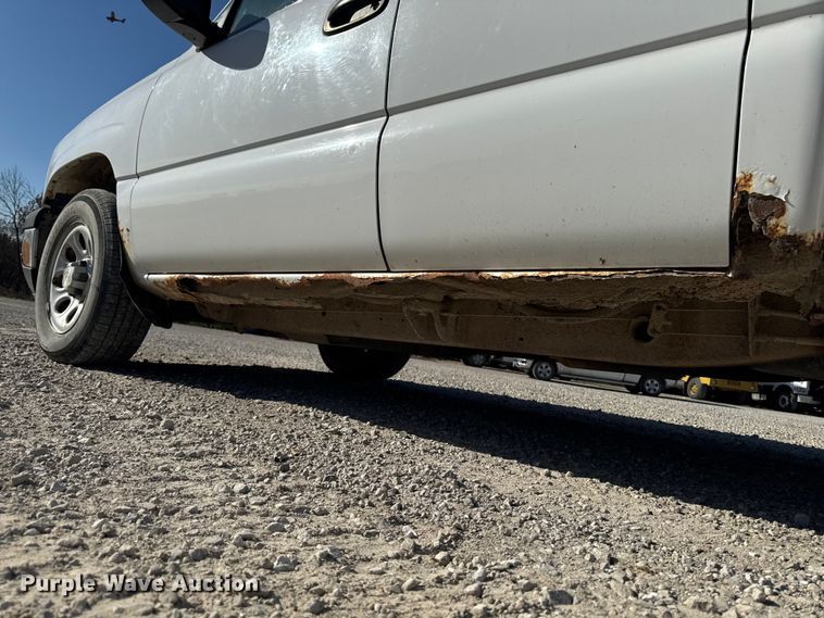 image for item EA2053 2006 Chevrolet Silverado 1500 Ext. Cab pickup truck