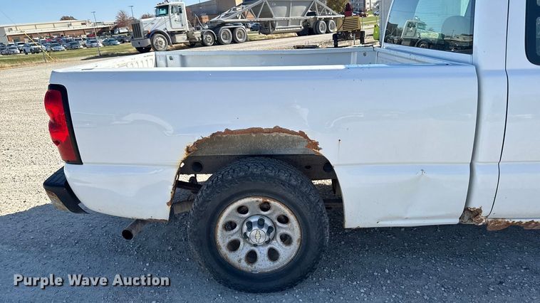 image for item EA2053 2006 Chevrolet Silverado 1500 Ext. Cab pickup truck