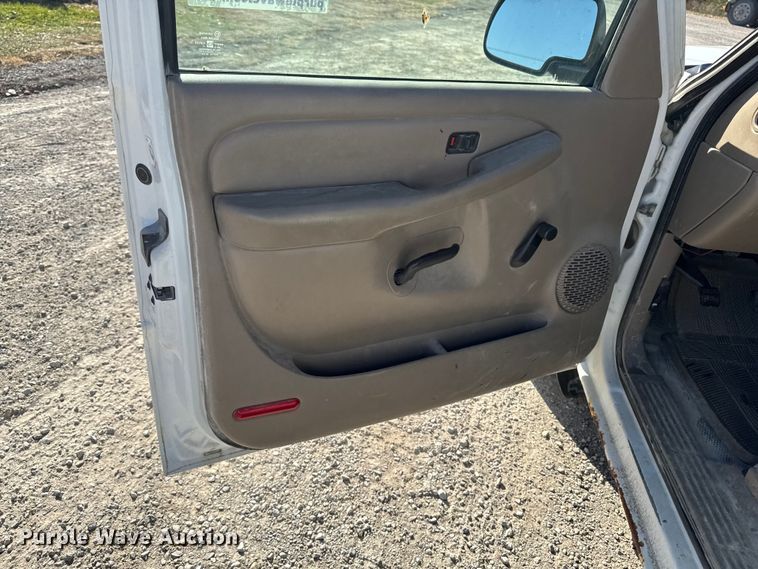 image for item EA2053 2006 Chevrolet Silverado 1500 Ext. Cab pickup truck