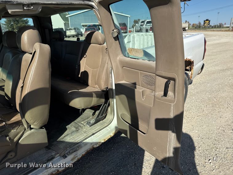 image for item EA2053 2006 Chevrolet Silverado 1500 Ext. Cab pickup truck