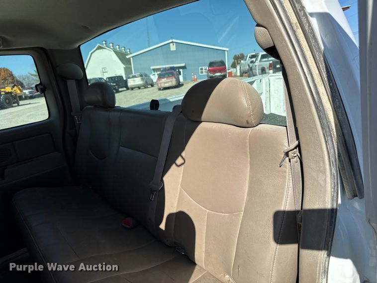 image for item EA2053 2006 Chevrolet Silverado 1500 Ext. Cab pickup truck