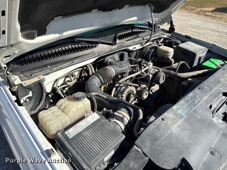 image for item EA2053 2006 Chevrolet Silverado 1500 Ext. Cab pickup truck