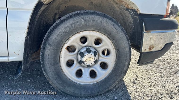 image for item EA2053 2006 Chevrolet Silverado 1500 Ext. Cab pickup truck