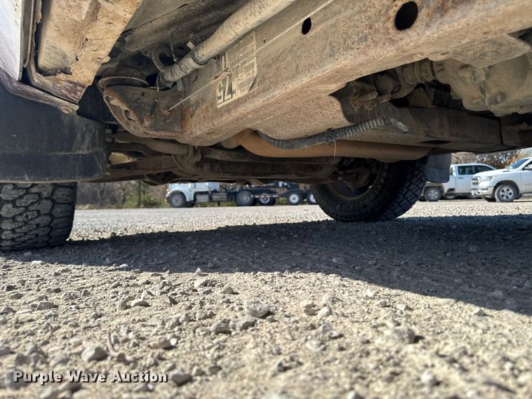 image for item EA2054 2013 Chevrolet Silverado 1500 Ext. Cab pickup truck