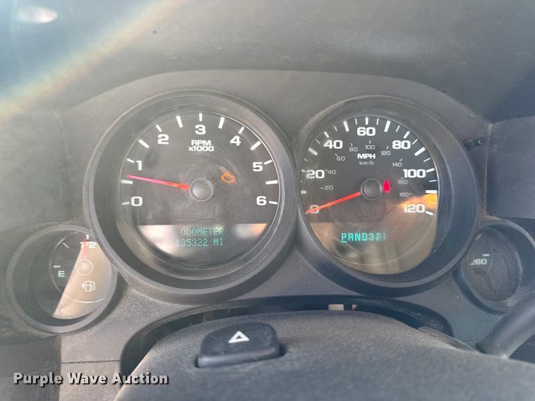 image for item EA2054 2013 Chevrolet Silverado 1500 Ext. Cab pickup truck