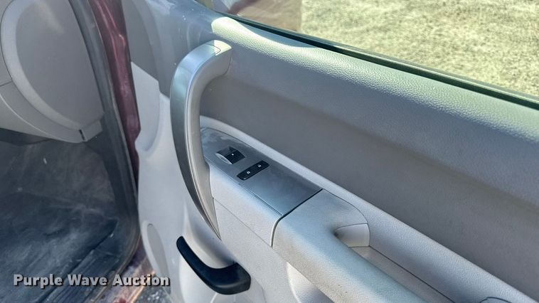 image for item EA2054 2013 Chevrolet Silverado 1500 Ext. Cab pickup truck