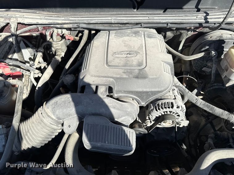 image for item EA2054 2013 Chevrolet Silverado 1500 Ext. Cab pickup truck