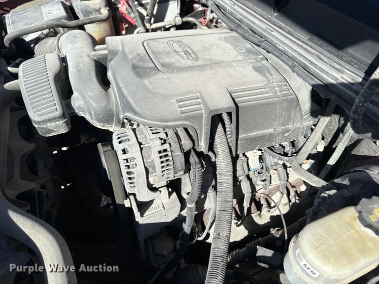 image for item EA2054 2013 Chevrolet Silverado 1500 Ext. Cab pickup truck