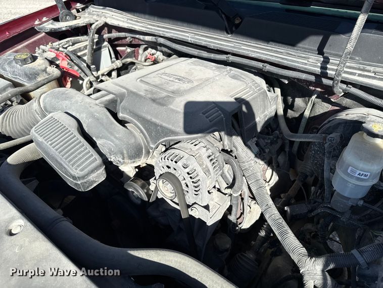 image for item EA2054 2013 Chevrolet Silverado 1500 Ext. Cab pickup truck