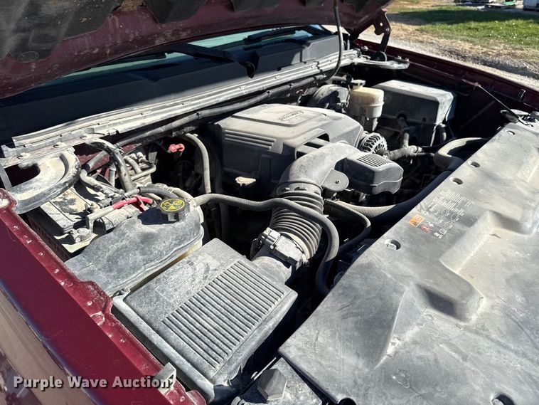 image for item EA2054 2013 Chevrolet Silverado 1500 Ext. Cab pickup truck