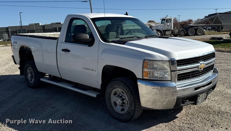 image for item EA2055 2009 Chevrolet Silverado 2500HD pickup truck