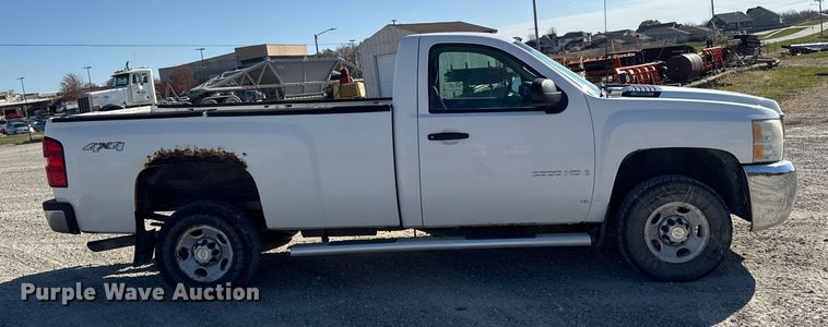 image for item EA2055 2009 Chevrolet Silverado 2500HD pickup truck