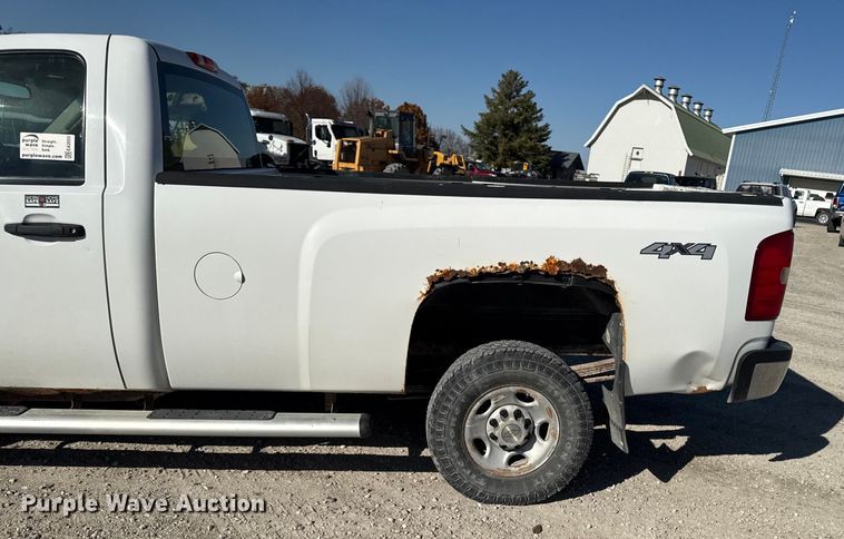 image for item EA2055 2009 Chevrolet Silverado 2500HD pickup truck