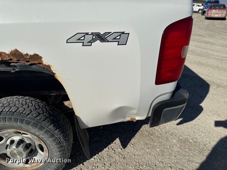 image for item EA2055 2009 Chevrolet Silverado 2500HD pickup truck