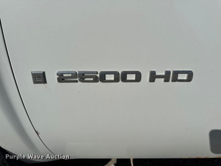 image for item EA2055 2009 Chevrolet Silverado 2500HD pickup truck