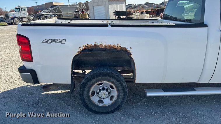 image for item EA2055 2009 Chevrolet Silverado 2500HD pickup truck