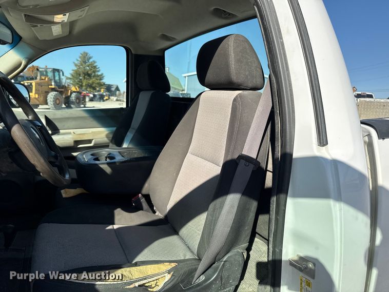 image for item EA2055 2009 Chevrolet Silverado 2500HD pickup truck