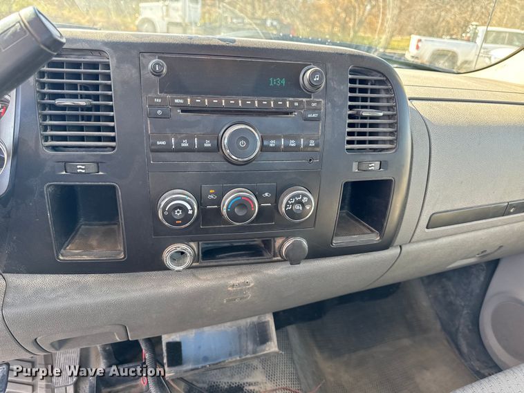 image for item EA2055 2009 Chevrolet Silverado 2500HD pickup truck