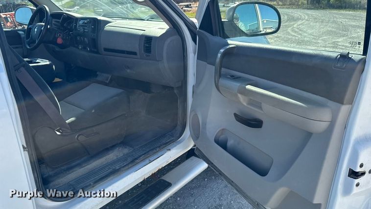 image for item EA2055 2009 Chevrolet Silverado 2500HD pickup truck