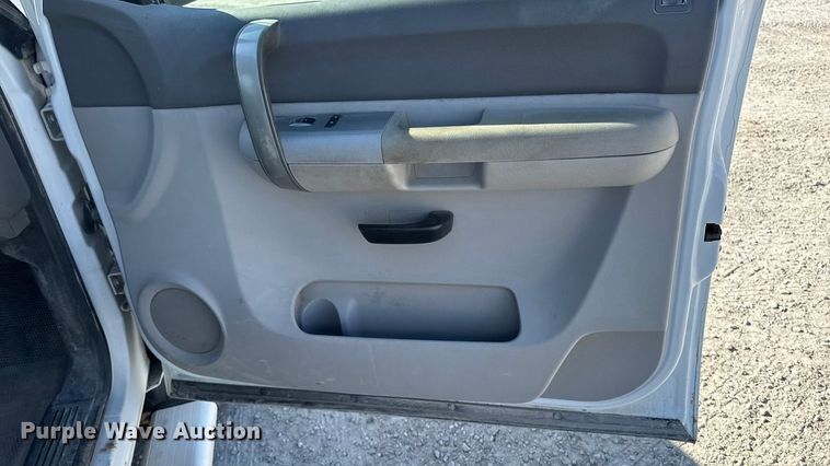 image for item EA2055 2009 Chevrolet Silverado 2500HD pickup truck