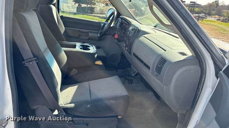 image for item EA2055 2009 Chevrolet Silverado 2500HD pickup truck