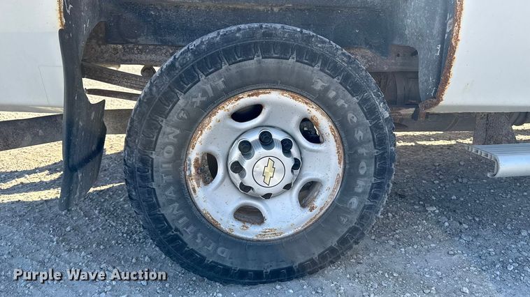 image for item EA2055 2009 Chevrolet Silverado 2500HD pickup truck