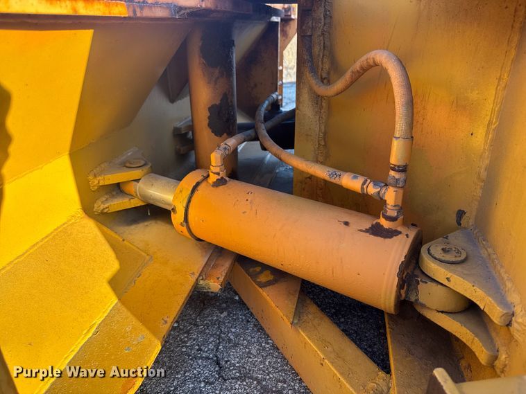 image for item EA2056 Henke REL 12 wheel loader snow plow